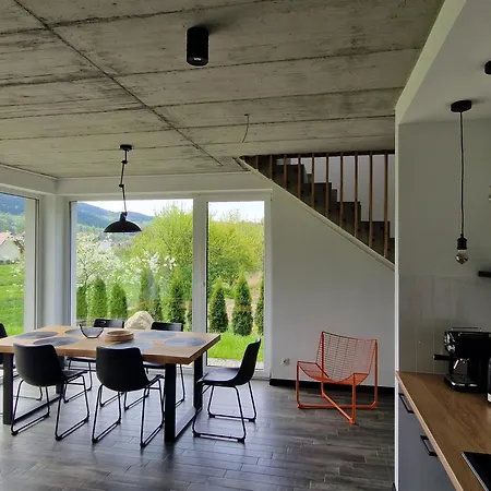 Feriehus Pod 8 Lipami *