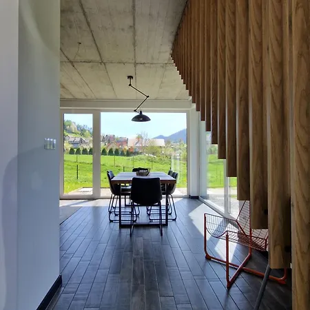 Feriehus Pod 8 Lipami Krościenko