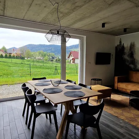 Pod 8 Lipami Krościenko