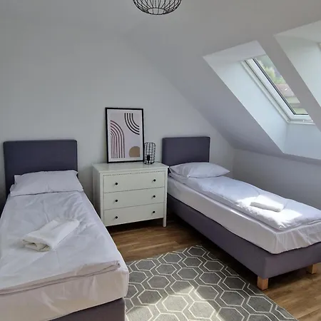 Feriehus Pod 8 Lipami Krościenko