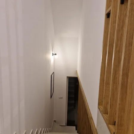 Pod 8 Lipami Krościenko