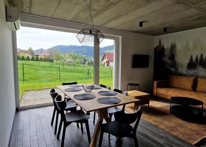 Pod 8 Lipami Krościenko