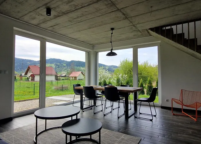 Pod 8 Lipami Krościenko